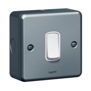 Công tắc đơn 1 chiều 10A Metalclad Synergy 733800